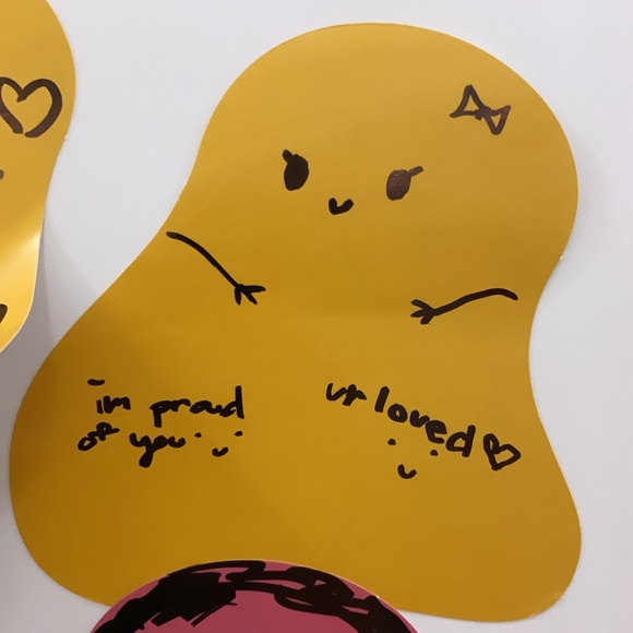 hi :) - Picture 1 of 1